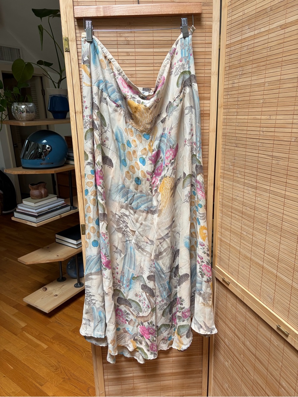 Beautiful 100% silk vintage skirt